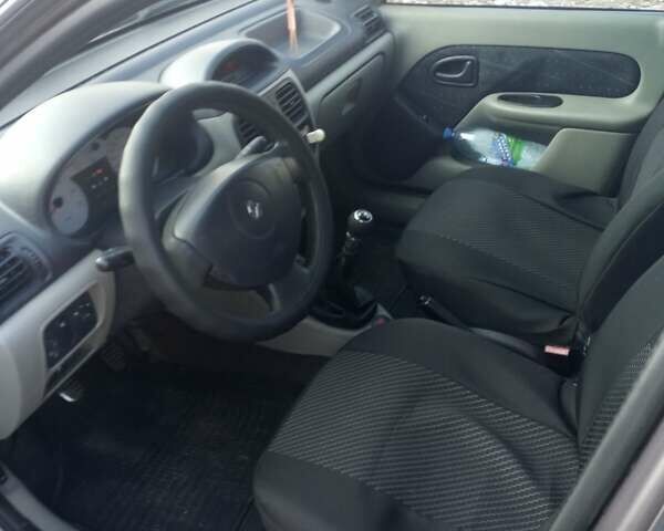 Серый Рено Clio Symbol, объемом двигателя 1.39 л и пробегом 350 тыс. км за 2999 $, фото 4 на Automoto.ua