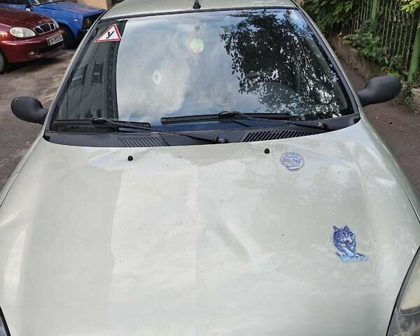 Серый Рено Clio Symbol, объемом двигателя 1.39 л и пробегом 320 тыс. км за 2400 $, фото 13 на Automoto.ua
