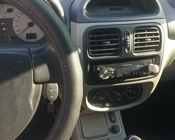 Серый Рено Clio Symbol, объемом двигателя 1.39 л и пробегом 350 тыс. км за 2999 $, фото 7 на Automoto.ua