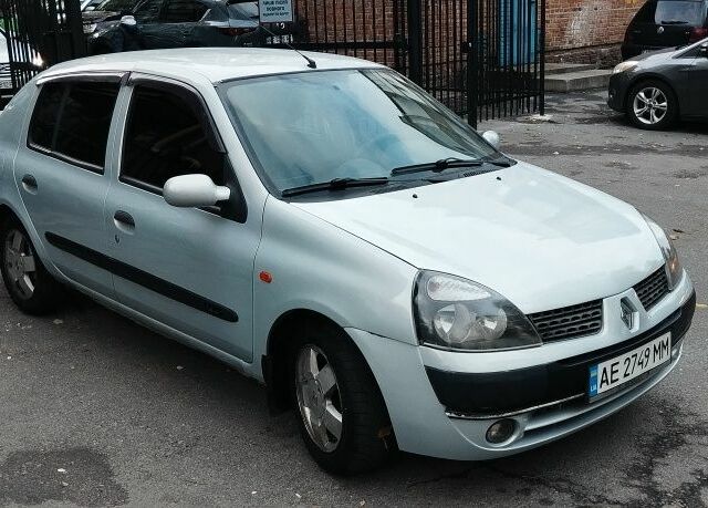 Серый Рено Clio Symbol, объемом двигателя 1.4 л и пробегом 290 тыс. км за 3350 $, фото 4 на Automoto.ua