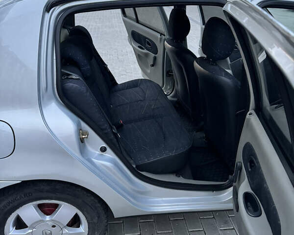 Серый Рено Clio Symbol, объемом двигателя 1.39 л и пробегом 189 тыс. км за 3300 $, фото 8 на Automoto.ua