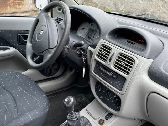 Серый Рено Clio Symbol, объемом двигателя 1.4 л и пробегом 125 тыс. км за 3500 $, фото 16 на Automoto.ua