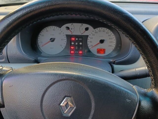 Сірий Рено Clio Symbol, об'ємом двигуна 1.4 л та пробігом 241 тис. км за 1750 $, фото 3 на Automoto.ua