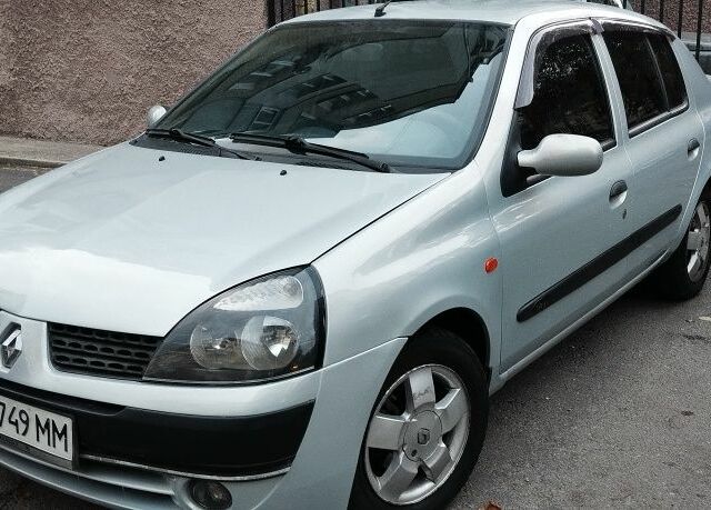 Серый Рено Clio Symbol, объемом двигателя 1.4 л и пробегом 290 тыс. км за 3350 $, фото 2 на Automoto.ua