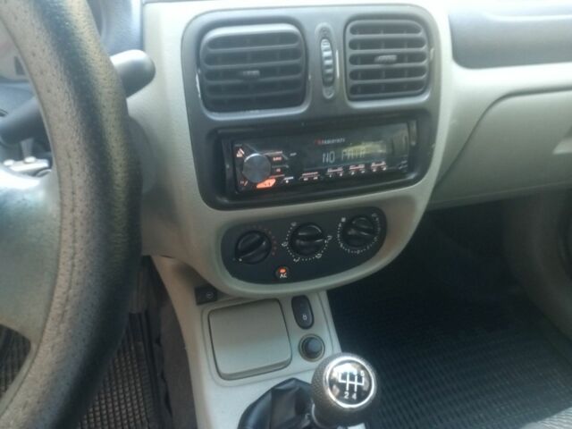 Серый Рено Clio Symbol, объемом двигателя 1.4 л и пробегом 350 тыс. км за 3300 $, фото 4 на Automoto.ua