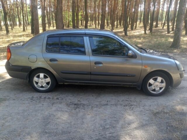 Серый Рено Clio Symbol, объемом двигателя 1.4 л и пробегом 350 тыс. км за 3300 $, фото 2 на Automoto.ua