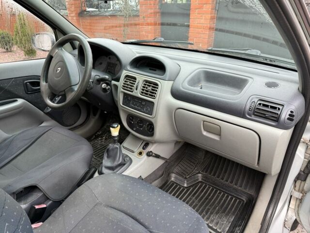 Сірий Рено Clio Symbol, об'ємом двигуна 1.4 л та пробігом 258 тис. км за 1650 $, фото 8 на Automoto.ua