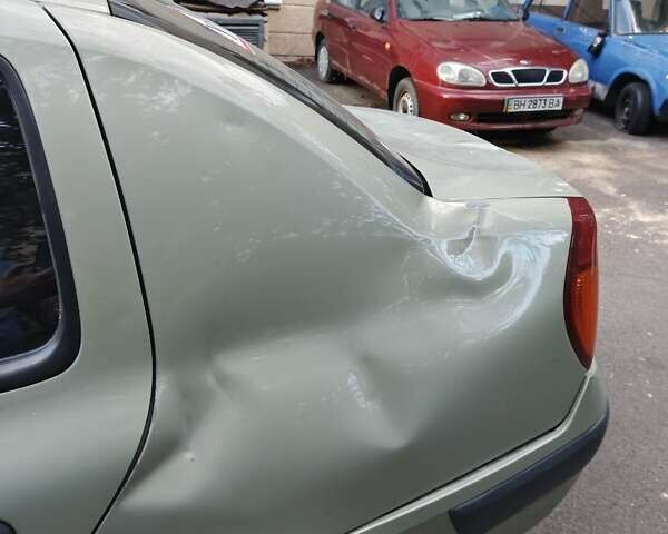Серый Рено Clio Symbol, объемом двигателя 1.39 л и пробегом 320 тыс. км за 2400 $, фото 12 на Automoto.ua