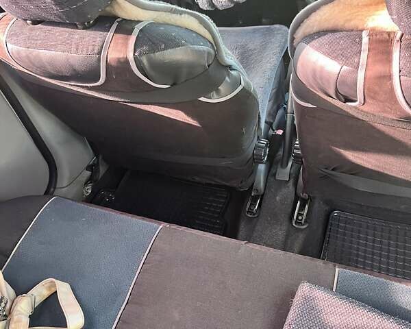 Серый Рено Clio Symbol, объемом двигателя 1.4 л и пробегом 230 тыс. км за 3200 $, фото 2 на Automoto.ua