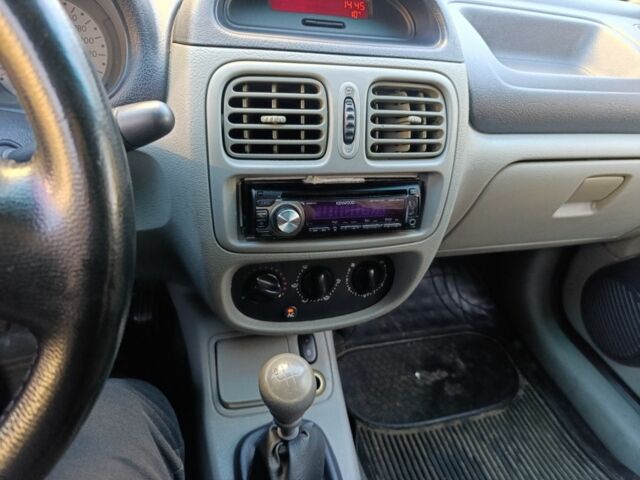 Сірий Рено Clio Symbol, об'ємом двигуна 1.4 л та пробігом 241 тис. км за 1750 $, фото 1 на Automoto.ua