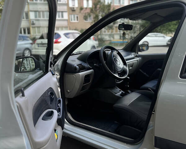 Сірий Рено Clio Symbol, об'ємом двигуна 1.4 л та пробігом 276 тис. км за 2700 $, фото 5 на Automoto.ua