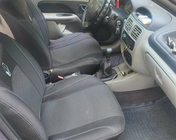 Сірий Рено Clio Symbol, об'ємом двигуна 1.39 л та пробігом 300 тис. км за 2800 $, фото 1 на Automoto.ua