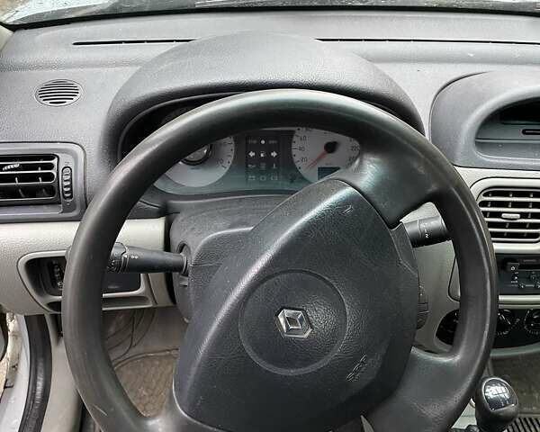 Серый Рено Clio Symbol, объемом двигателя 1.4 л и пробегом 144 тыс. км за 3000 $, фото 27 на Automoto.ua