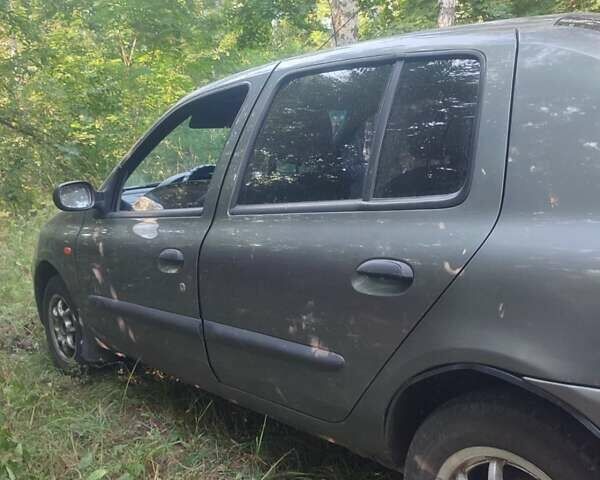 Сірий Рено Clio Symbol, об'ємом двигуна 1.39 л та пробігом 300 тис. км за 2800 $, фото 14 на Automoto.ua