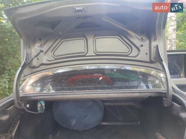Сірий Рено Clio Symbol, об'ємом двигуна 1.39 л та пробігом 300 тис. км за 2800 $, фото 9 на Automoto.ua