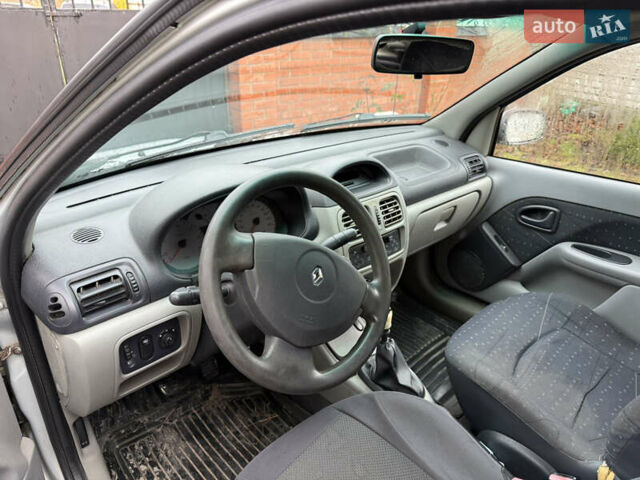 Серый Рено Clio Symbol, объемом двигателя 1.39 л и пробегом 250 тыс. км за 1699 $, фото 10 на Automoto.ua