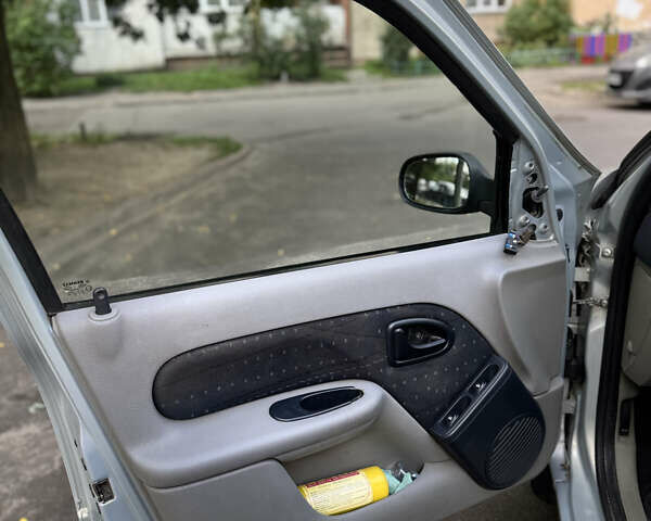 Сірий Рено Clio Symbol, об'ємом двигуна 1.4 л та пробігом 276 тис. км за 2700 $, фото 10 на Automoto.ua