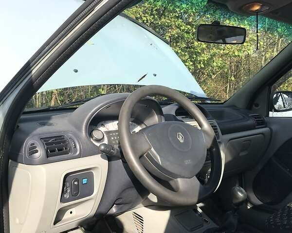 Серый Рено Clio Symbol, объемом двигателя 1.4 л и пробегом 144 тыс. км за 3000 $, фото 9 на Automoto.ua