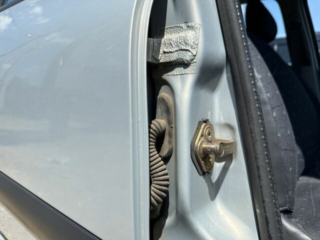 Серый Рено Clio Symbol, объемом двигателя 1.4 л и пробегом 125 тыс. км за 3500 $, фото 6 на Automoto.ua