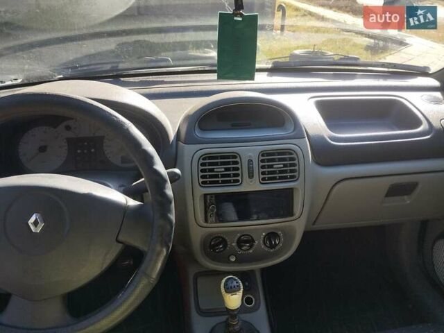 Серый Рено Clio Symbol, объемом двигателя 1.39 л и пробегом 290 тыс. км за 3000 $, фото 1 на Automoto.ua