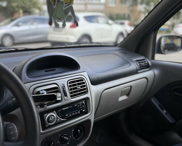 Сірий Рено Clio Symbol, об'ємом двигуна 1.4 л та пробігом 276 тис. км за 2700 $, фото 6 на Automoto.ua