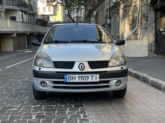 Серый Рено Clio Symbol, объемом двигателя 1.4 л и пробегом 125 тыс. км за 3500 $, фото 2 на Automoto.ua