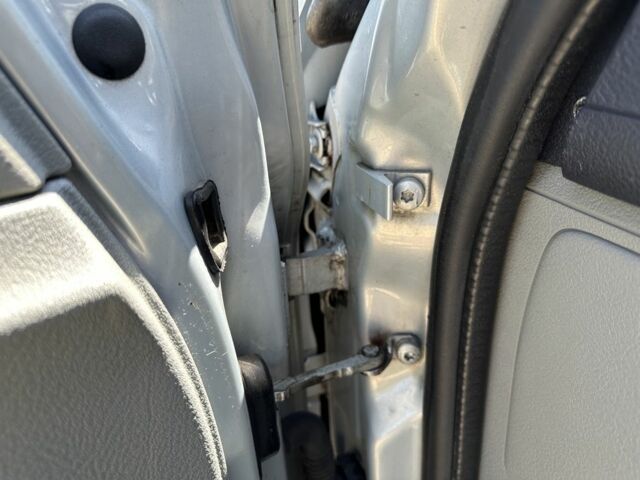 Серый Рено Clio Symbol, объемом двигателя 1.4 л и пробегом 125 тыс. км за 3500 $, фото 11 на Automoto.ua