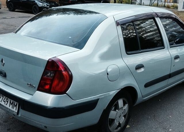 Серый Рено Clio Symbol, объемом двигателя 1.4 л и пробегом 290 тыс. км за 3350 $, фото 5 на Automoto.ua