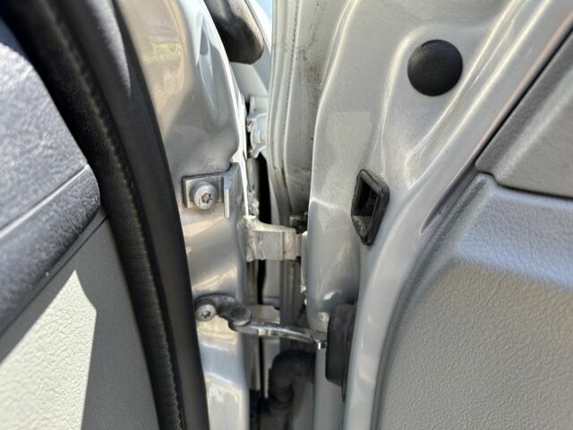 Серый Рено Clio Symbol, объемом двигателя 1.4 л и пробегом 125 тыс. км за 3500 $, фото 9 на Automoto.ua