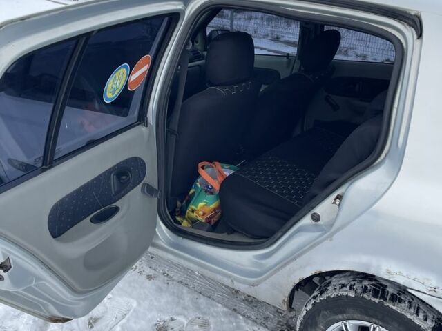 Сірий Рено Clio Symbol, об'ємом двигуна 1.4 л та пробігом 250 тис. км за 1399 $, фото 7 на Automoto.ua