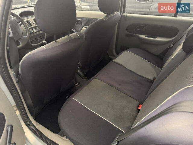 Серый Рено Clio Symbol, объемом двигателя 1.4 л и пробегом 150 тыс. км за 2500 $, фото 5 на Automoto.ua