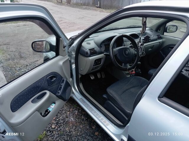 Серый Рено Clio Symbol, объемом двигателя 1.4 л и пробегом 260 тыс. км за 3000 $, фото 4 на Automoto.ua