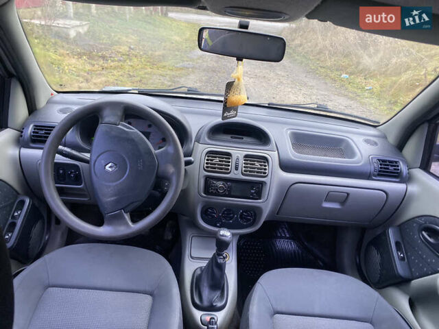 Серый Рено Clio Symbol, объемом двигателя 1.39 л и пробегом 280 тыс. км за 2550 $, фото 10 на Automoto.ua