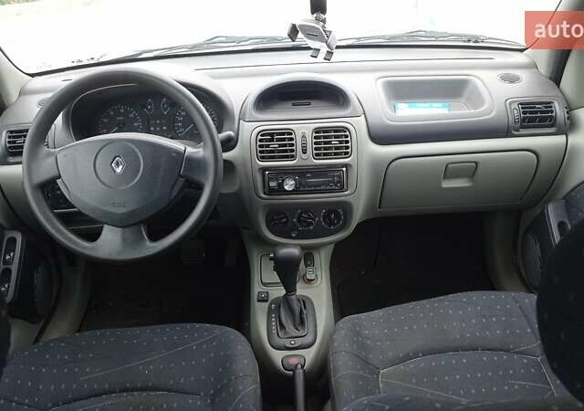 Серый Рено Clio Symbol, объемом двигателя 1.4 л и пробегом 215 тыс. км за 3600 $, фото 9 на Automoto.ua