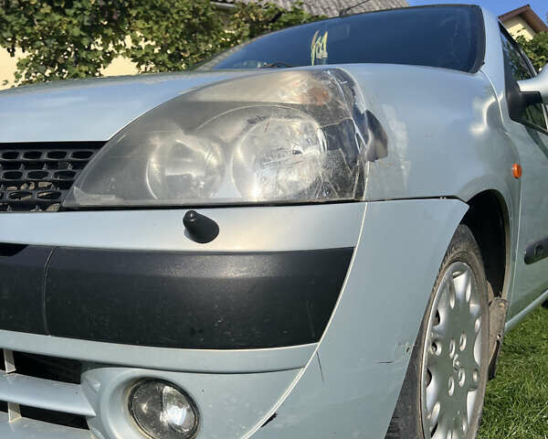 Серый Рено Clio Symbol, объемом двигателя 1.39 л и пробегом 149 тыс. км за 3400 $, фото 2 на Automoto.ua