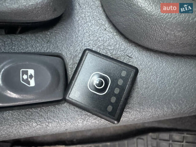 Серый Рено Clio Symbol, объемом двигателя 1.4 л и пробегом 250 тыс. км за 1600 $, фото 15 на Automoto.ua