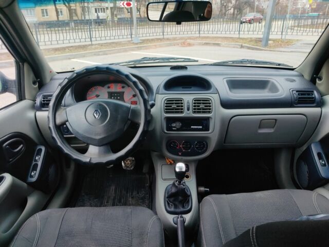 Серый Рено Clio Symbol, объемом двигателя 1.4 л и пробегом 200 тыс. км за 3250 $, фото 8 на Automoto.ua
