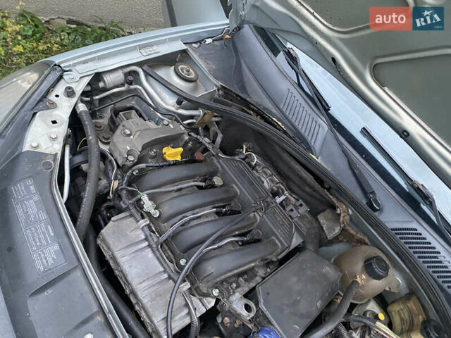 Серый Рено Clio Symbol, объемом двигателя 1.39 л и пробегом 280 тыс. км за 2650 $, фото 13 на Automoto.ua