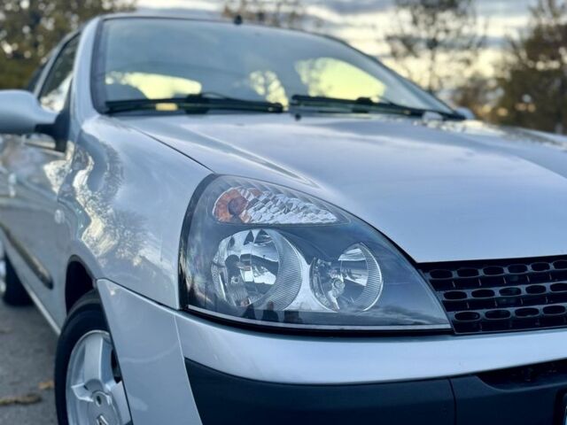 Серый Рено Clio Symbol, объемом двигателя 1.4 л и пробегом 175 тыс. км за 3950 $, фото 8 на Automoto.ua