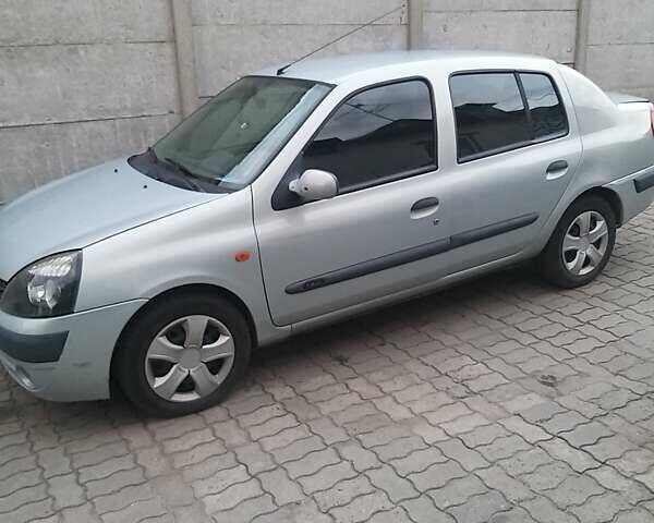 Серый Рено Clio Symbol, объемом двигателя 1.4 л и пробегом 215 тыс. км за 3600 $, фото 6 на Automoto.ua