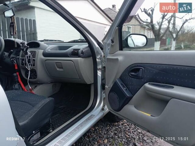 Серый Рено Clio Symbol, объемом двигателя 1.39 л и пробегом 260 тыс. км за 3000 $, фото 7 на Automoto.ua