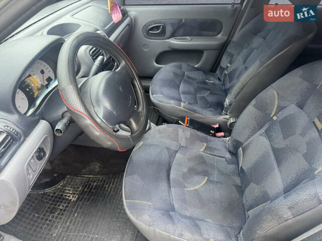 Серый Рено Clio Symbol, объемом двигателя 1.4 л и пробегом 250 тыс. км за 1600 $, фото 8 на Automoto.ua