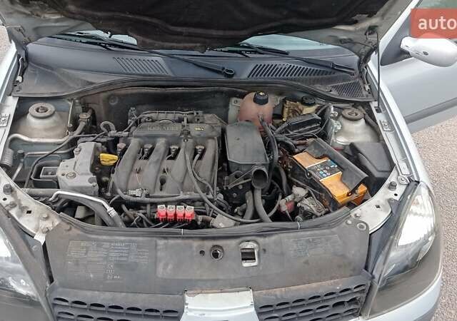 Серый Рено Clio Symbol, объемом двигателя 1.4 л и пробегом 215 тыс. км за 3600 $, фото 16 на Automoto.ua