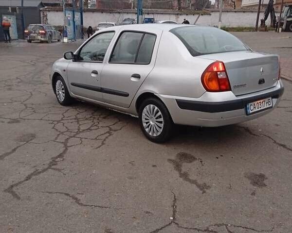 Серый Рено Clio Symbol, объемом двигателя 1.4 л и пробегом 220 тыс. км за 3700 $, фото 2 на Automoto.ua