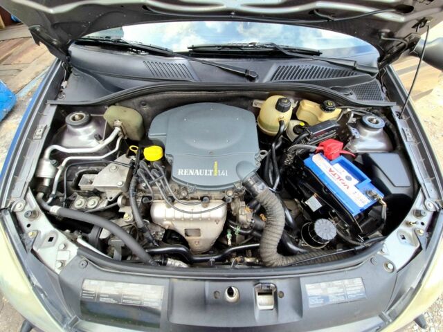Серый Рено Clio Symbol, объемом двигателя 1.4 л и пробегом 101 тыс. км за 3800 $, фото 23 на Automoto.ua