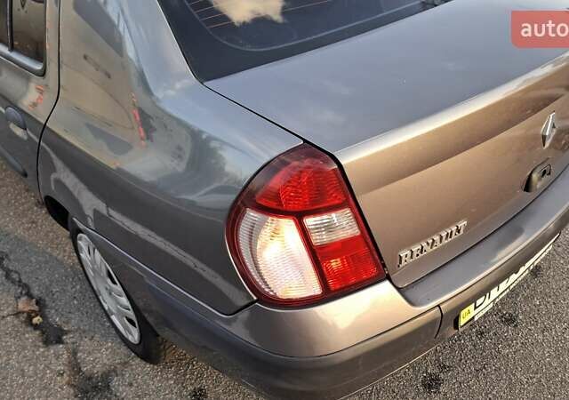 Серый Рено Clio Symbol, объемом двигателя 1.39 л и пробегом 148 тыс. км за 3500 $, фото 8 на Automoto.ua