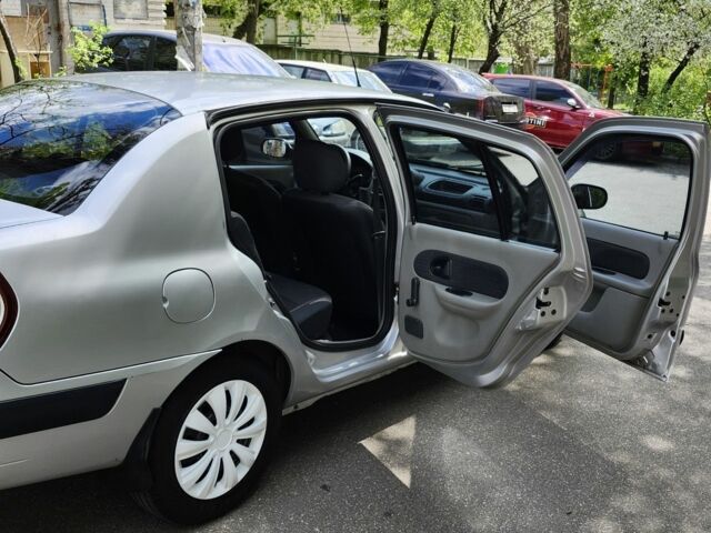 Серый Рено Clio Symbol, объемом двигателя 1.4 л и пробегом 219 тыс. км за 3700 $, фото 14 на Automoto.ua