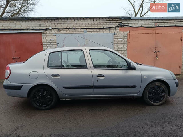 Серый Рено Clio Symbol, объемом двигателя 1.39 л и пробегом 250 тыс. км за 2950 $, фото 3 на Automoto.ua