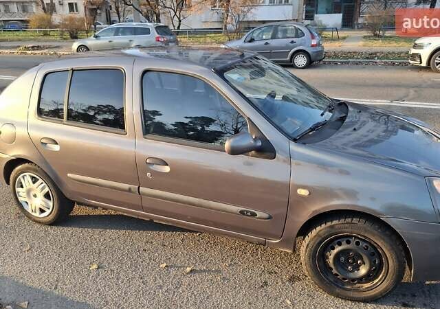 Серый Рено Clio Symbol, объемом двигателя 1.39 л и пробегом 148 тыс. км за 3500 $, фото 10 на Automoto.ua