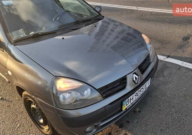 Серый Рено Clio Symbol, объемом двигателя 1.39 л и пробегом 148 тыс. км за 3500 $, фото 12 на Automoto.ua